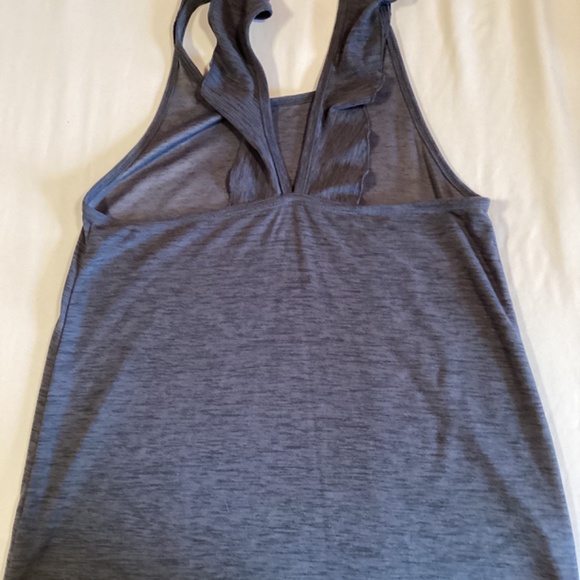 Grey tank top open back design - Picture 3 of 4